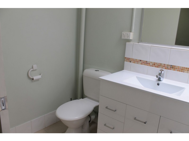 1, 22 Bergin Street, Booval QLD 4304