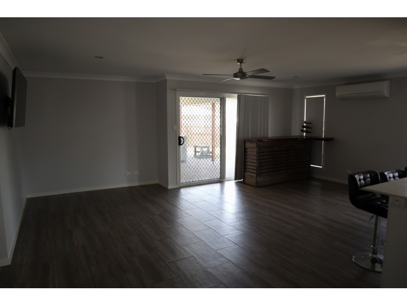 1 Mary Crescent, Rosewood QLD 4340