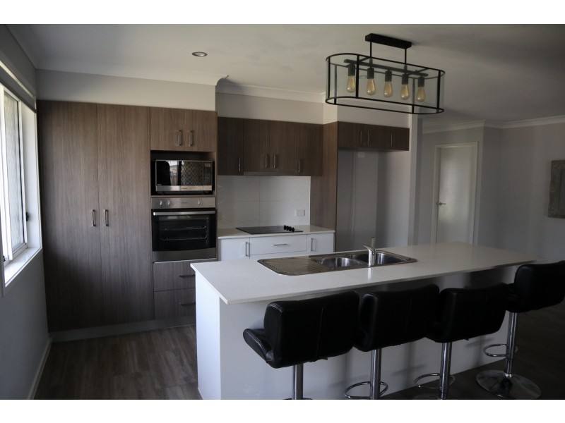 1 Mary Crescent, Rosewood QLD 4340