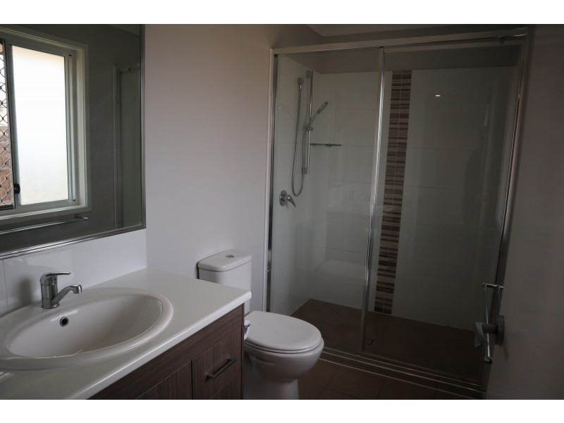 1 Mary Crescent, Rosewood QLD 4340