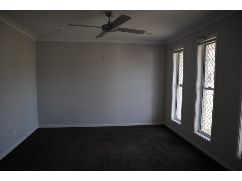 1 Mary Crescent, Rosewood QLD 4340