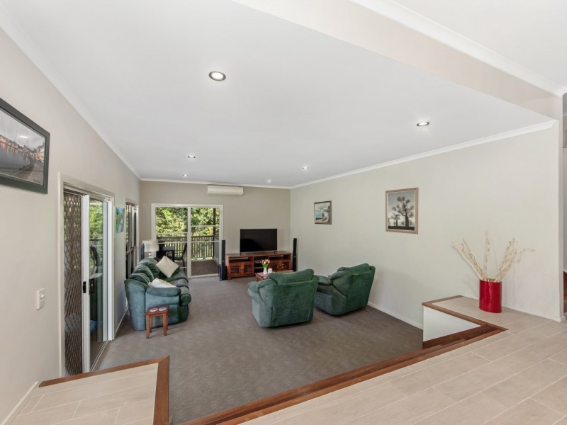 25 St Andrews Drive, Karana Downs QLD 4306