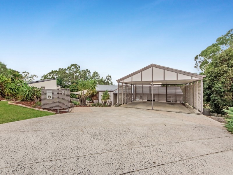 25 St Andrews Drive, Karana Downs QLD 4306