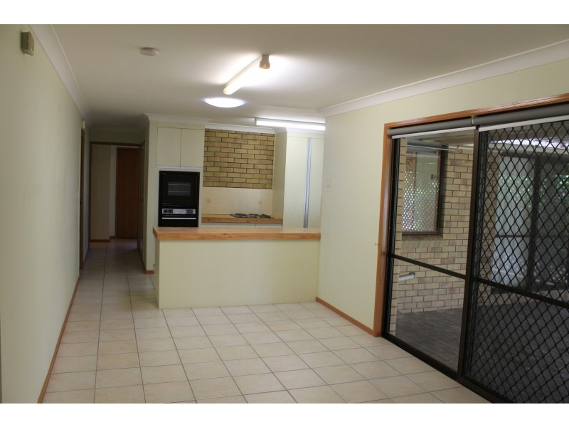 41 Blackstone Road, Eastern Heights QLD 4305