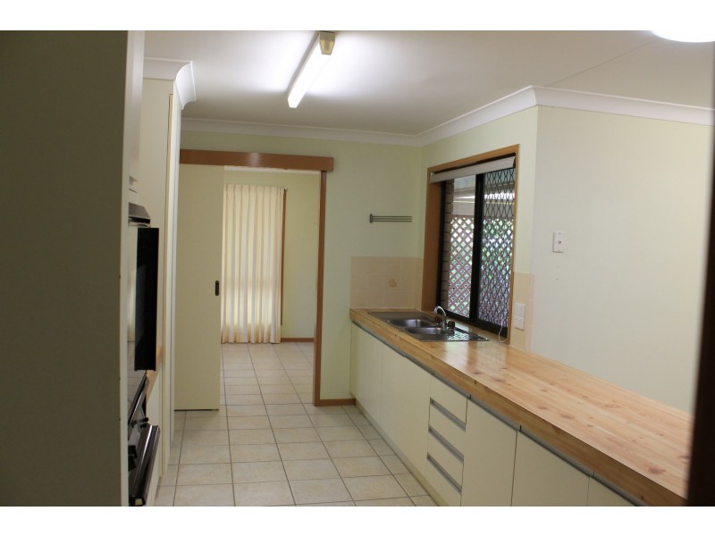 41 Blackstone Road, Eastern Heights QLD 4305