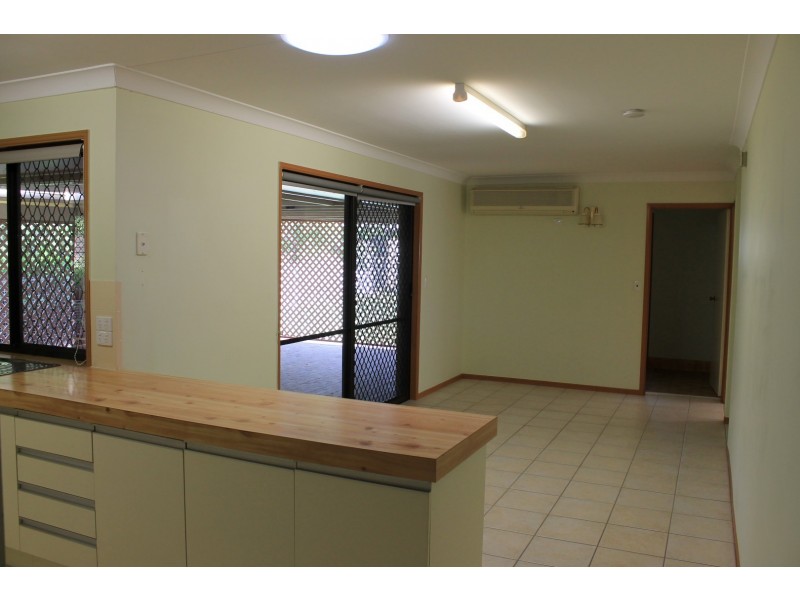 41 Blackstone Road, Eastern Heights QLD 4305