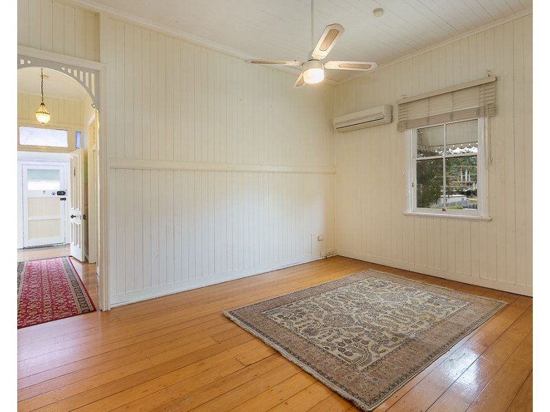119 Downs Street, North Ipswich QLD 4305