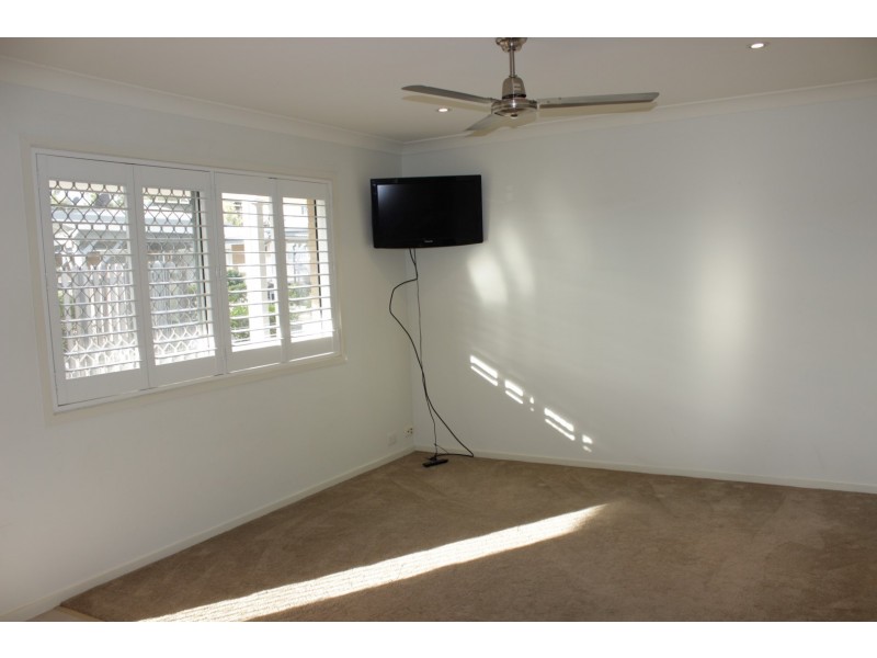 2/5 Judith Street, Flinders View QLD 4305