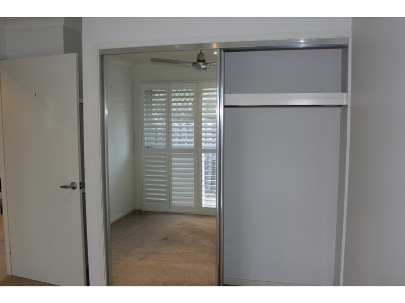 2/5 Judith Street, Flinders View QLD 4305