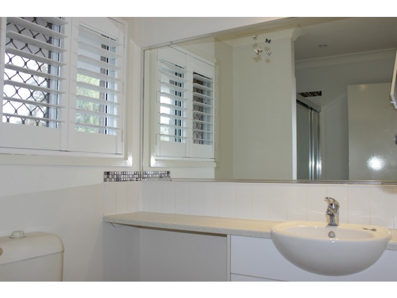 2/5 Judith Street, Flinders View QLD 4305