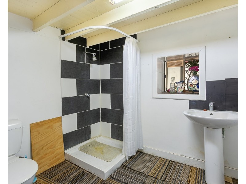 80 Mayes Avenue, Kingston QLD 4114