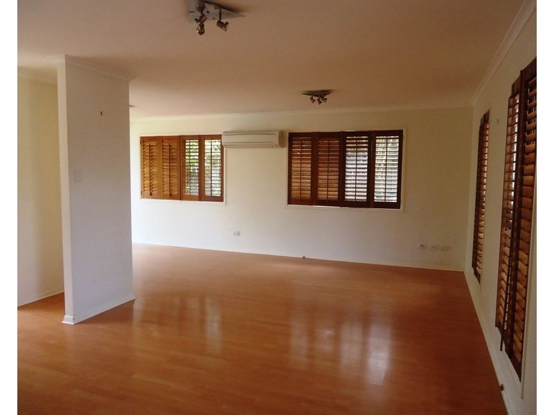 62 Braeside Road, Bundamba QLD 4304