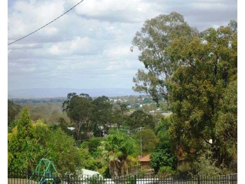 62 Braeside Road, Bundamba QLD 4304