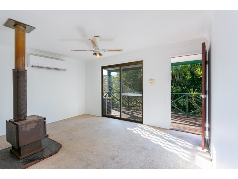 4 Calvin Street, Walloon QLD 4306