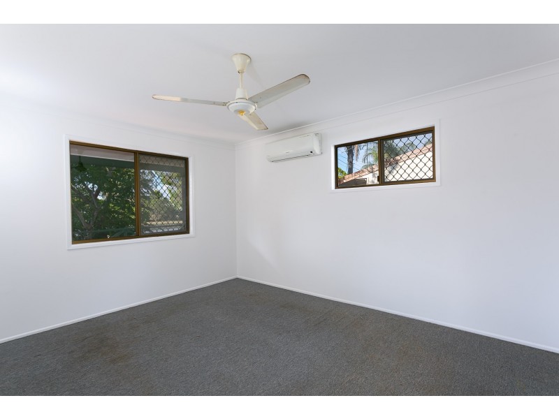 4 Calvin Street, Walloon QLD 4306