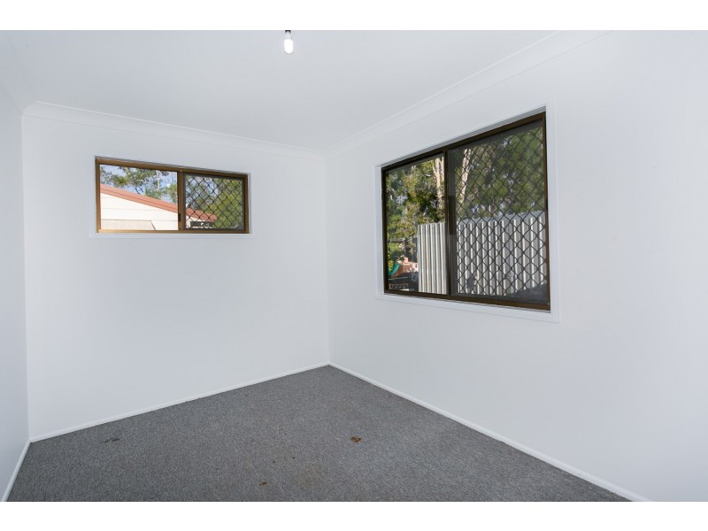 4 Calvin Street, Walloon QLD 4306