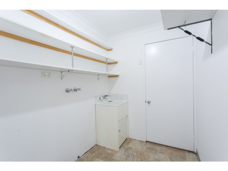 4 Calvin Street, Walloon QLD 4306