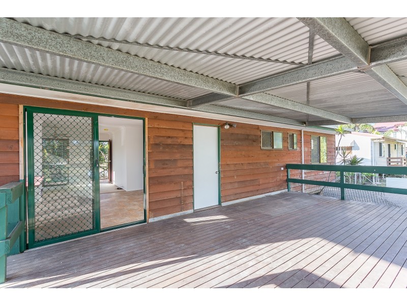 4 Calvin Street, Walloon QLD 4306