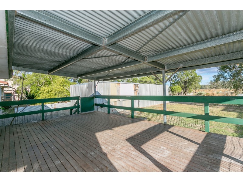 4 Calvin Street, Walloon QLD 4306