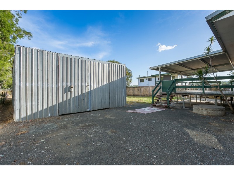 4 Calvin Street, Walloon QLD 4306