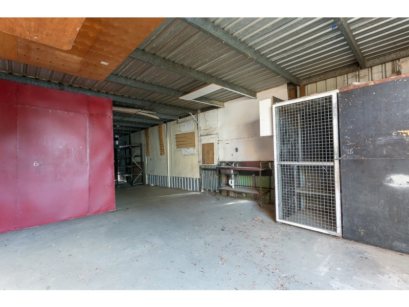 4 Calvin Street, Walloon QLD 4306