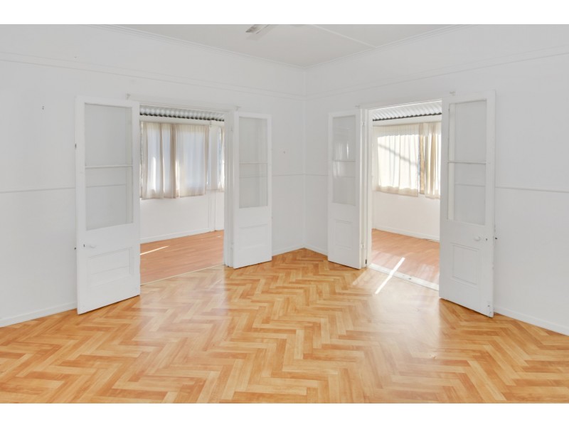 2/38 Darling Street East, Sadliers Crossing QLD 4305