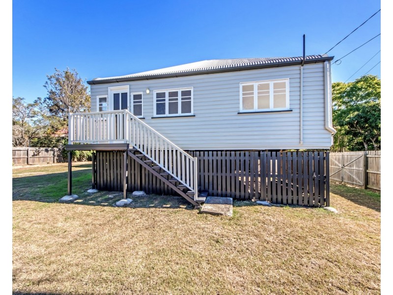 24 Pelican Street, North Ipswich QLD 4305
