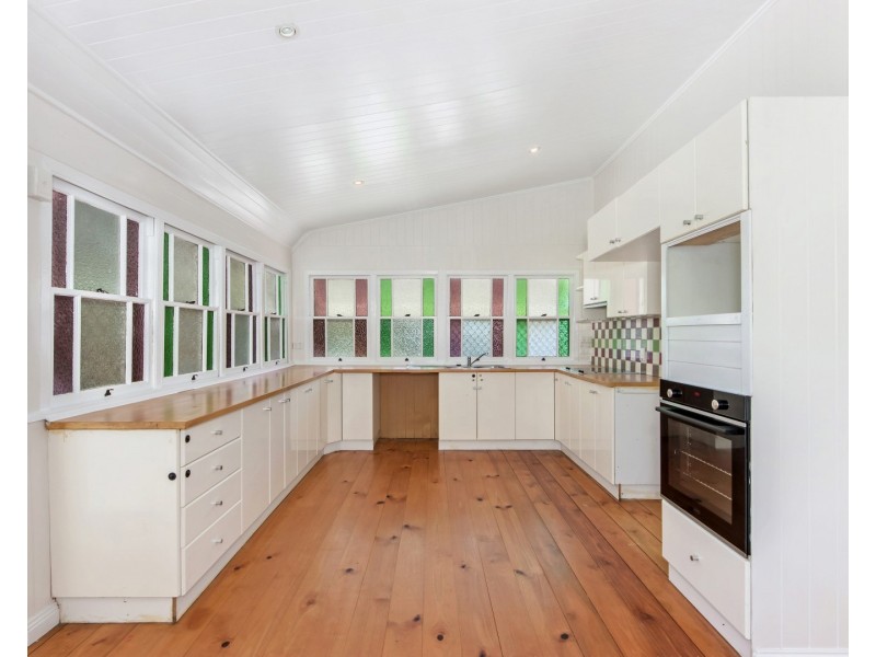 24 Pelican Street, North Ipswich QLD 4305