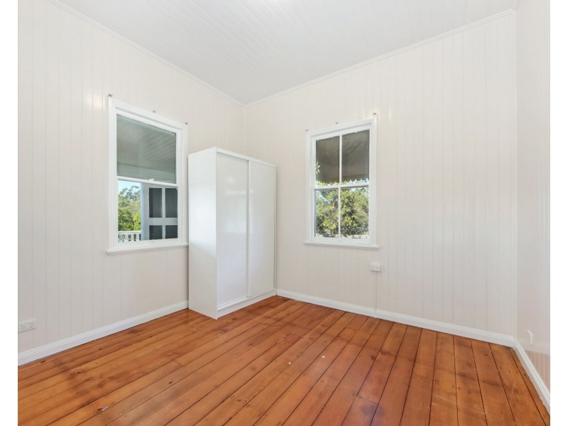 24 Pelican Street, North Ipswich QLD 4305