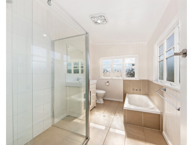 24 Pelican Street, North Ipswich QLD 4305