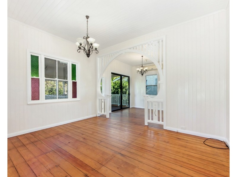 24 Pelican Street, North Ipswich QLD 4305