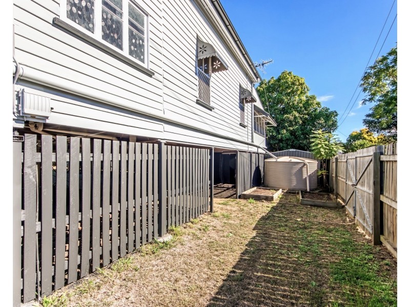 24 Pelican Street, North Ipswich QLD 4305
