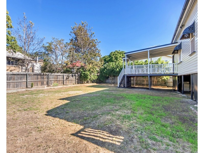 24 Pelican Street, North Ipswich QLD 4305