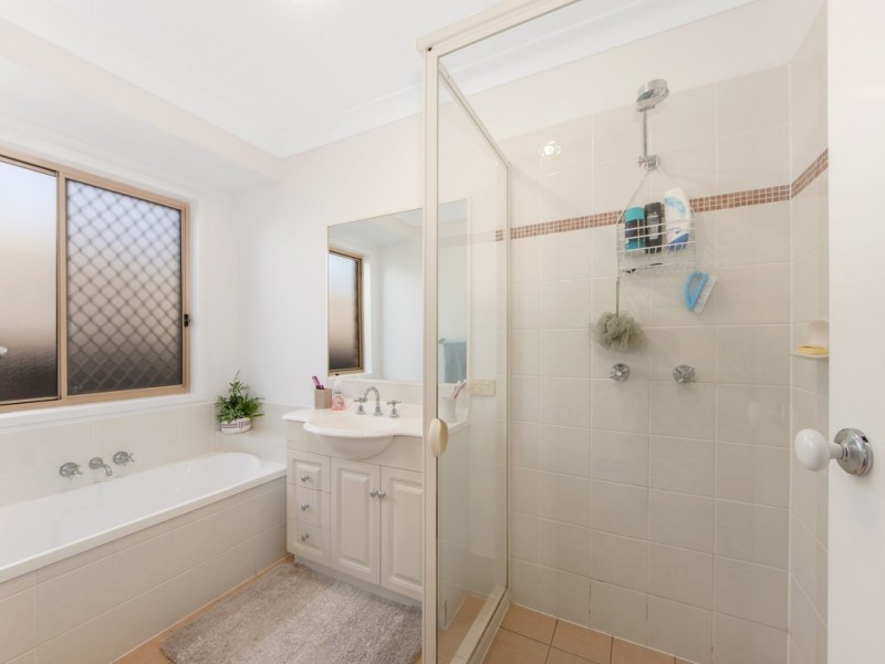 5 Tea Tree Place, Raceview QLD 4305