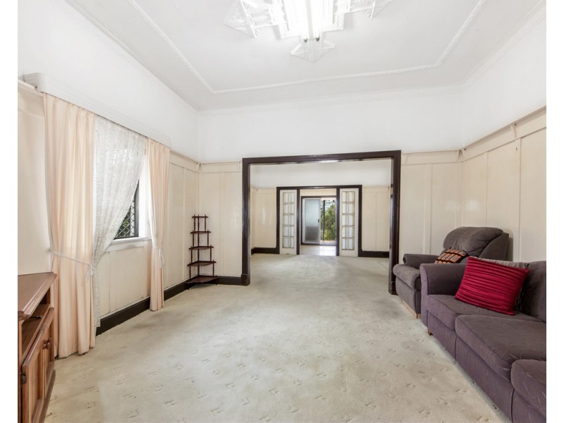 39 Waghorn Street, Ipswich QLD 4305