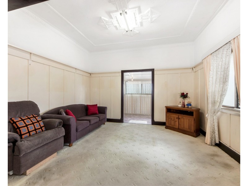 39 Waghorn Street, Ipswich QLD 4305