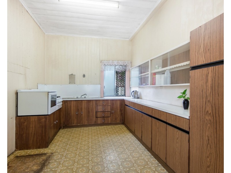 39 Waghorn Street, Ipswich QLD 4305