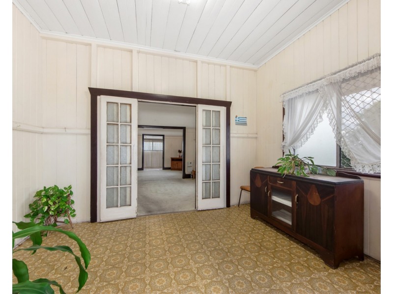 39 Waghorn Street, Ipswich QLD 4305