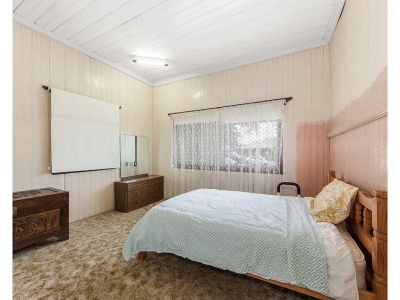 39 Waghorn Street, Ipswich QLD 4305