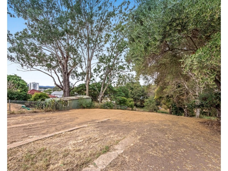 39 Waghorn Street, Ipswich QLD 4305