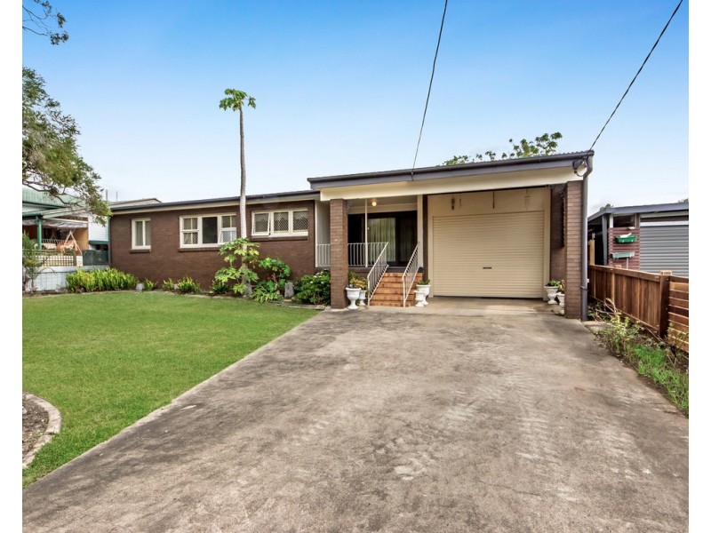 49 Raceview Street, Eastern Heights QLD 4305