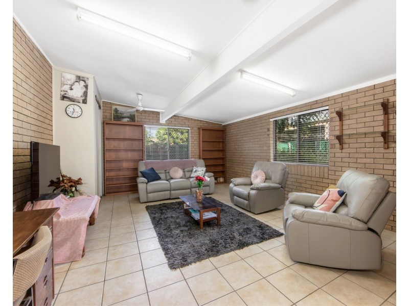 49 Raceview Street, Eastern Heights QLD 4305