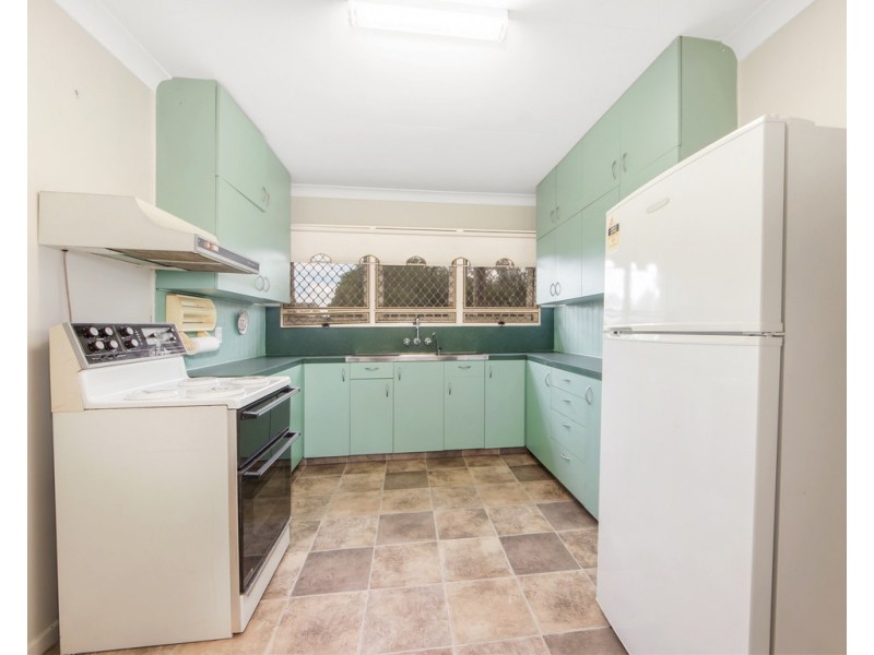 49 Raceview Street, Eastern Heights QLD 4305
