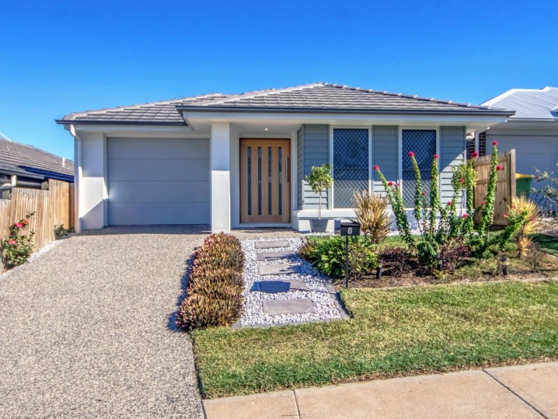 8 Pintail Circuit, Deebing Heights QLD 4306