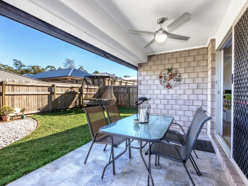 8 Pintail Circuit, Deebing Heights QLD 4306