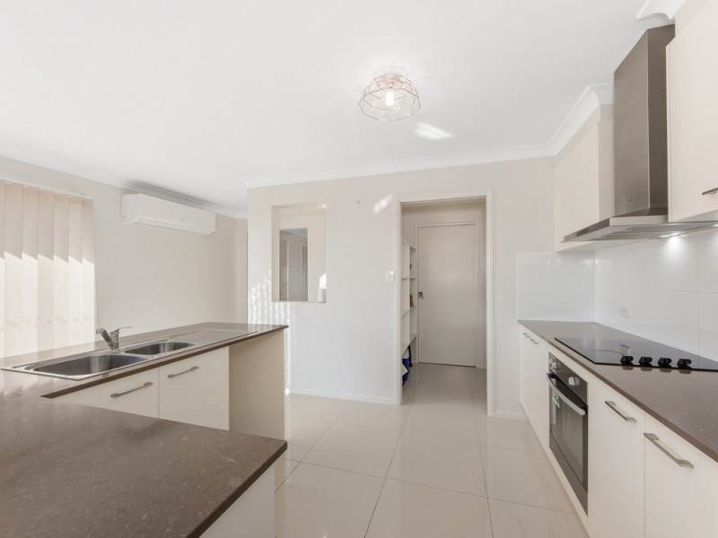 27 Lomandra Street, Deebing Heights QLD 4306