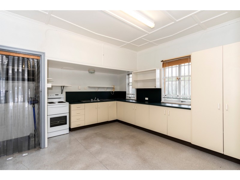 181 Blackstone Road, Silkstone QLD 4304