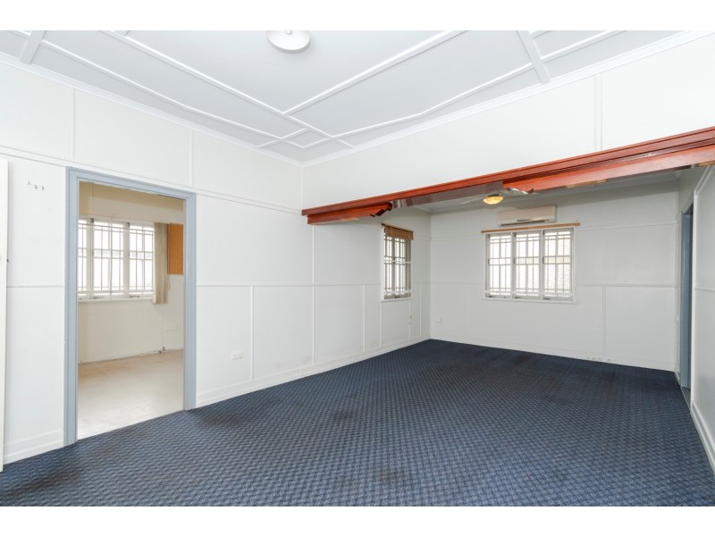 181 Blackstone Road, Silkstone QLD 4304