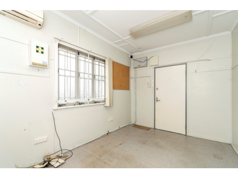 181 Blackstone Road, Silkstone QLD 4304