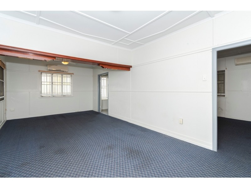 181 Blackstone Road, Silkstone QLD 4304